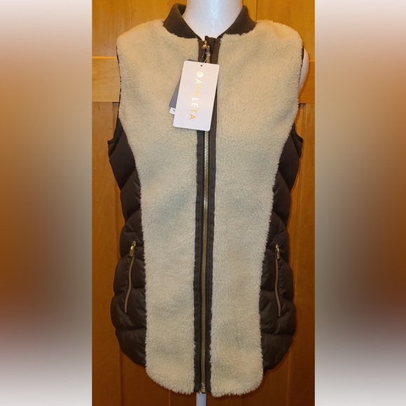 Athleta Jackets & Blazers - Athleta Women's Black and Cream Vest